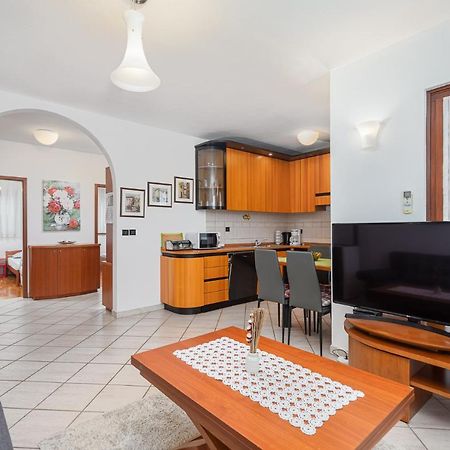Sea View Apartment - Roberto بوريتش المظهر الخارجي الصورة