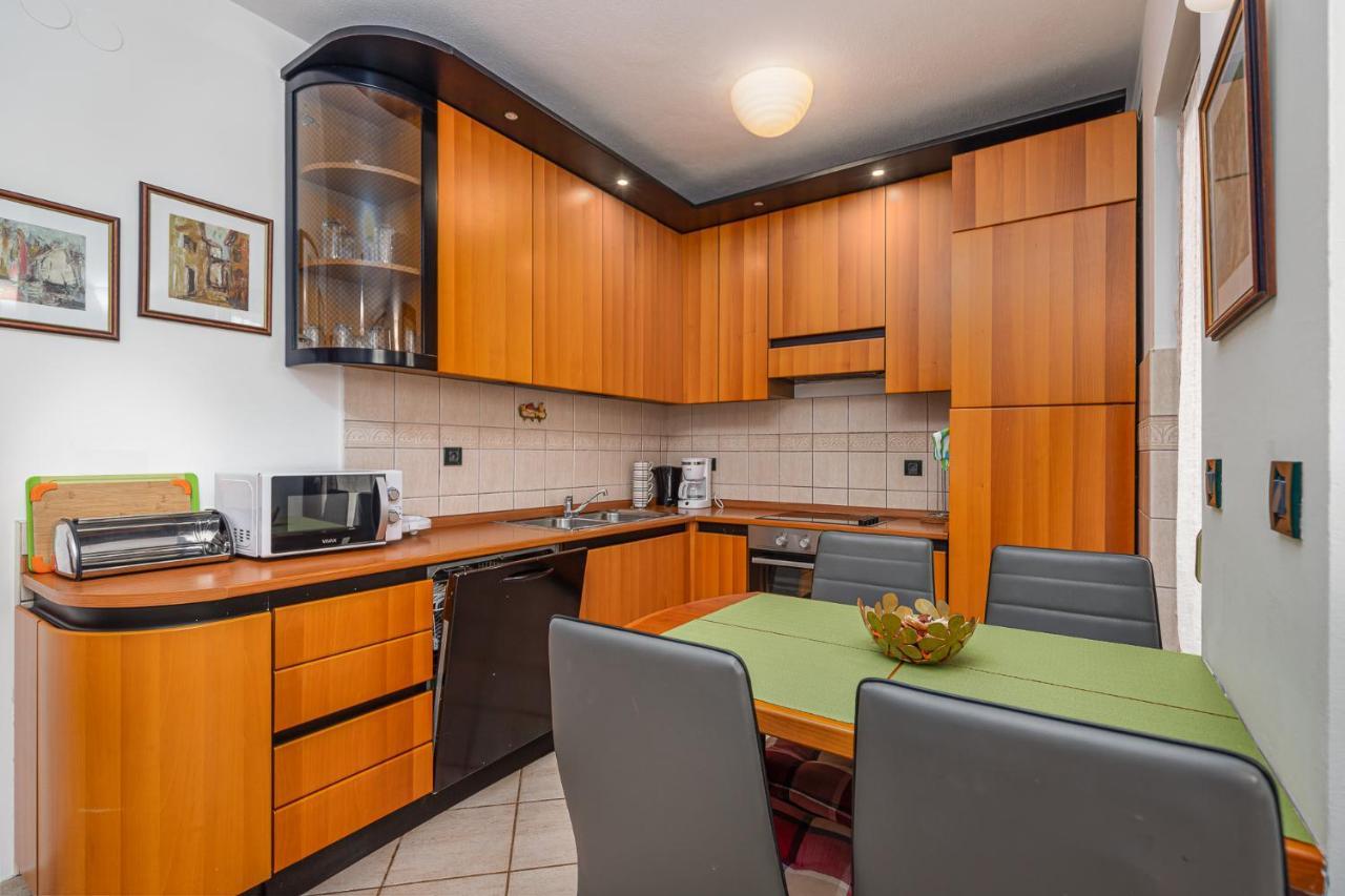 Sea View Apartment - Roberto بوريتش المظهر الخارجي الصورة