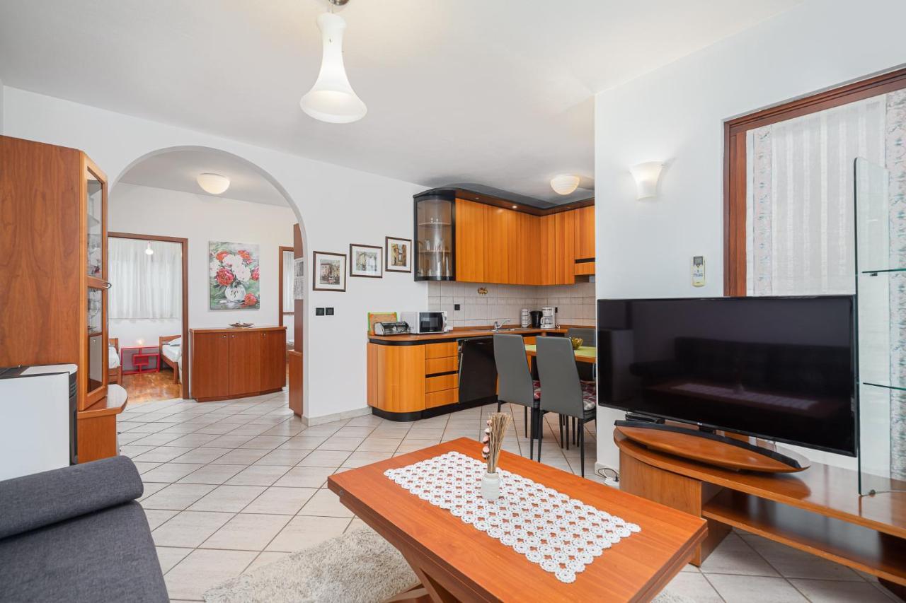 Sea View Apartment - Roberto بوريتش المظهر الخارجي الصورة